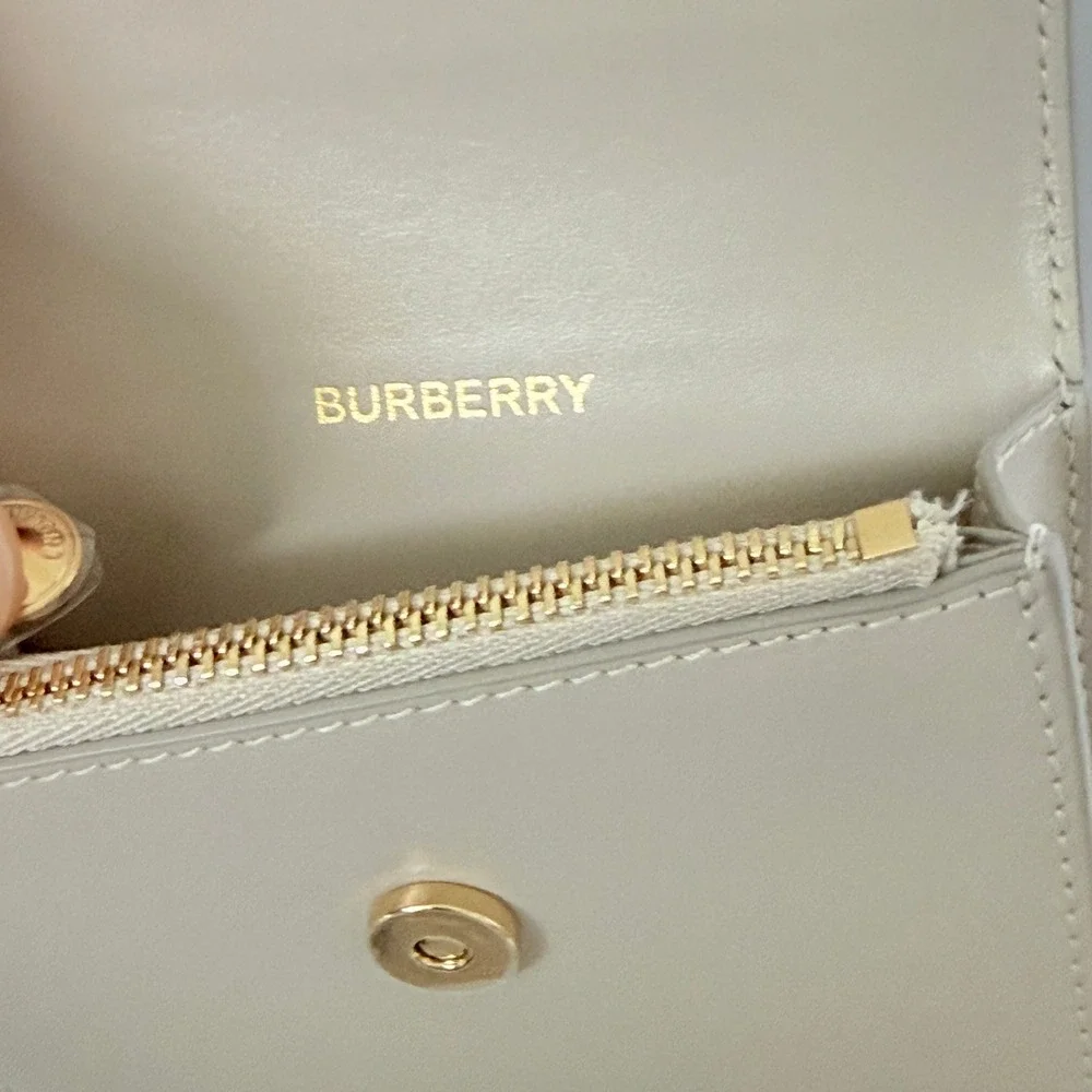 Burberry Leather‎ Folding Wallet in Limestone, 81046941